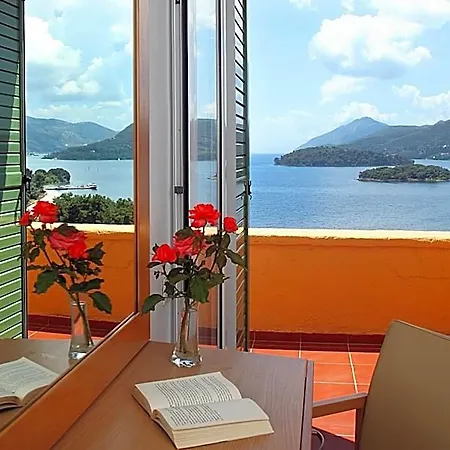 Scorpios 2* Nydri (Lefkada)